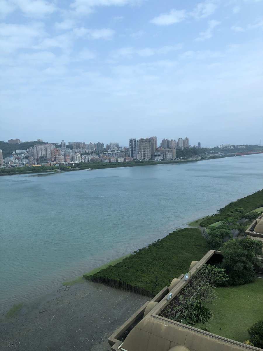 所謂的需要不是整天那邊無病呻吟，不管他人狀況下要任何一個人為你處理事情，自己不願意離開環境好像還是別人害你，幹！這種負重感是誰教你可以這樣對待任何人的？

能不能不成為別人負擔再來討論彼此的關係會不會更簡單？