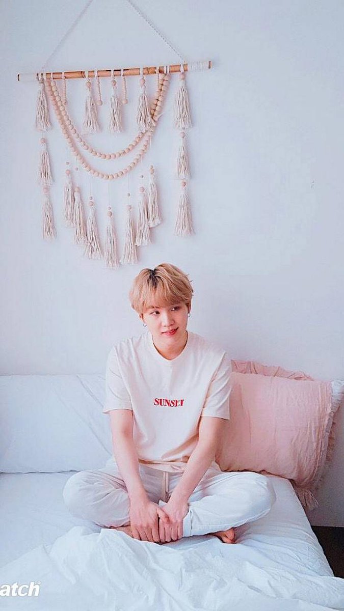 Nazifa__13's tweet photo. Eid Mubarak! ๐
#ARESD
#SUGA https://t.co/grtdHbA6OW
