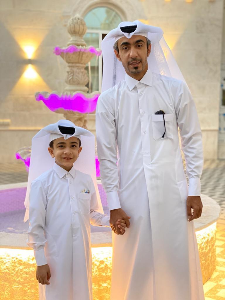 الفنان محمد عادل وابنه يشاركون الشرق فرحتهم بالعيد