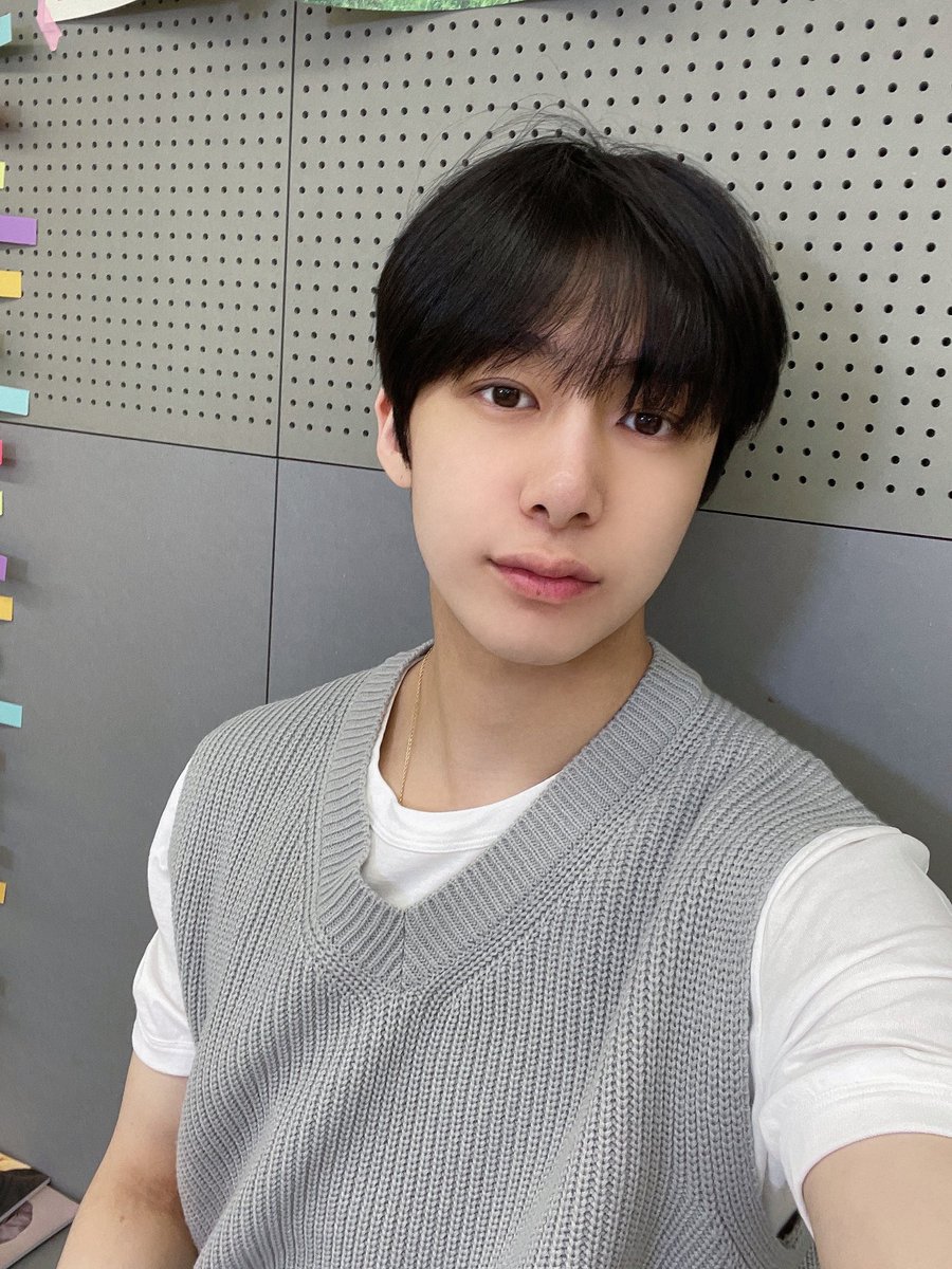 OfficialMONSTAX's tweet photo. 📸
210514 #몬스타엑스
몬스타엑스 6주년 기념 
#기현 #형원 셀카 도착 🥰

#몬스타엑스6주년
#6YearsWithMONSTAX
#MONSTAX #MONSTA_X
#KIHYUN #HYUNGWON https://t.co/NS5f7OW9ju
