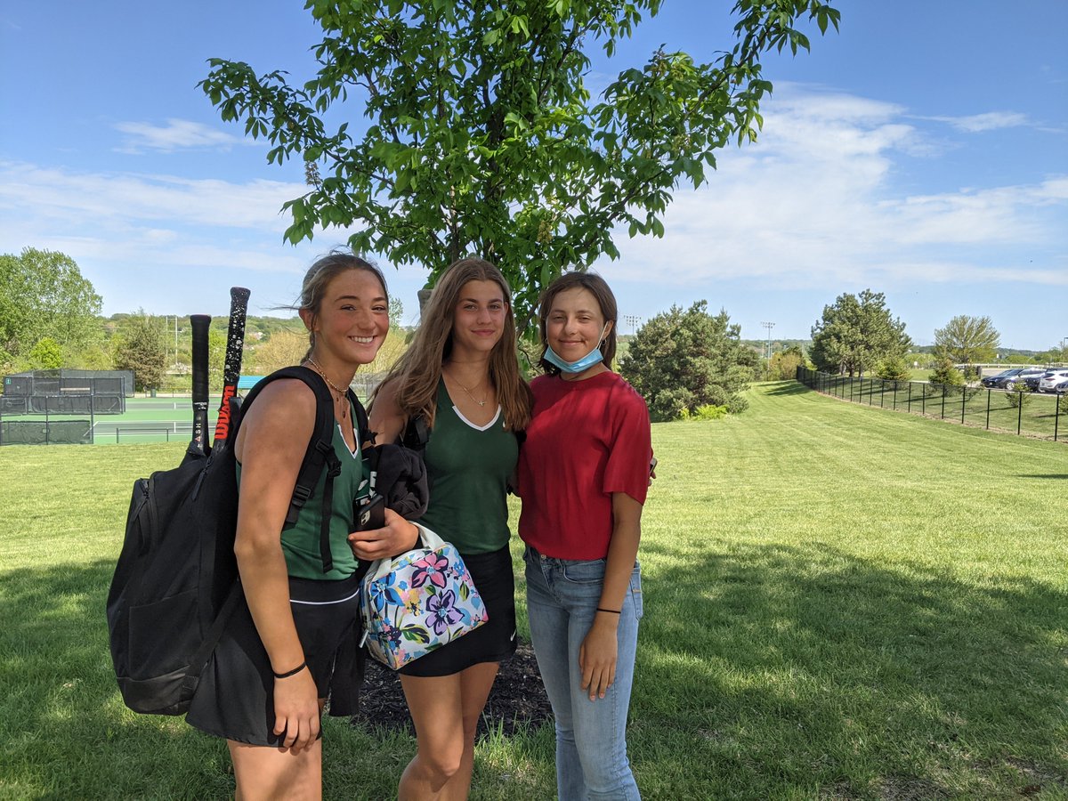 Day 2 of Metros! Congrats to our medalists! #1 doubles Julia Wegiel and Ellie Mccormick with a 3rd place finish! #2 singles Meredith Burklund with a 2nd place finish! State Tournament is next week!!! GET HYPE!!!