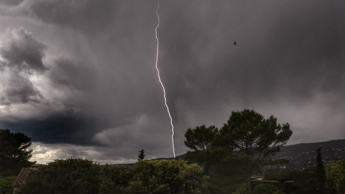 Pacificsun2's tweet photo. @MeteoFrance_SE Grasse  a 15h https://t.co/Deh4RkJG8J