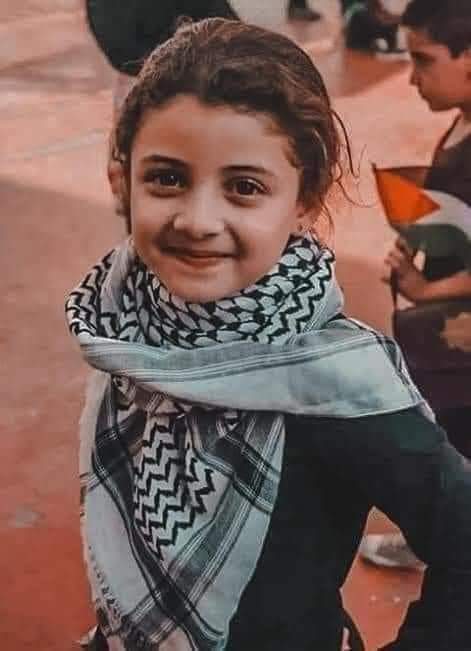 ruitendrop's tweet photo. @MinPres Ik steun het recht op zelfverdediging van de Palestijnen tegen geweld en onteigening. 35 doden waaronder 10 kinderen aan Palestijnse kant, 3 aan Israëlische kant. Dit is Rahaf, ze werd 6 jaar. Geraakt door Amerikaanse precisiebom van Israëlische bommenwerper. https://t.co/VV2WMR5ADy