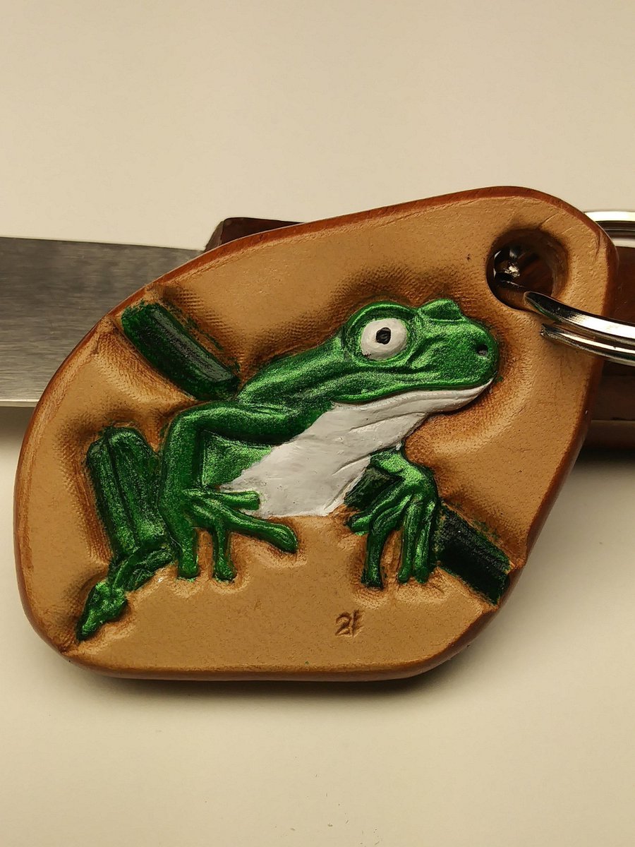 chestnutcrochet's tweet photo. Sharing for Lawrence Carter on Etsy

Really love this, from the Etsy shop AcrossLeather. https://t.co/ymUbn53sl4 #etsy #handmadekeychain #frogzipperpull #froghandbagcharm #frogkeychain #leatherfrog #leatherfrogcharm #leatherfrogpull #handtooledfrog https://t.co/xCFgR8evyl