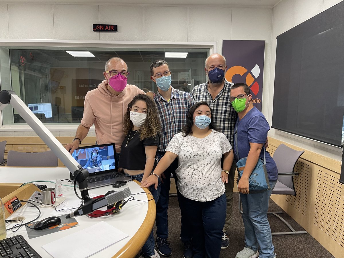 Ayer disfrutamos un jueves más de #MásQue21 en @laautonomica, esta vez junto al humorista Matías Alonso.😉
¡Nos lo pasamos en grande!
Nos vemos dentro de 14 días en <a href="/UnaMasUnoCR/">Una+Uno</a> con <a href="/KBarrosoG/">Kiko Barroso Gil</a>, <a href="/MariaDomenechV/">María Doménech</a> y los chicos y chicas de @downlaspalmas21.🥳