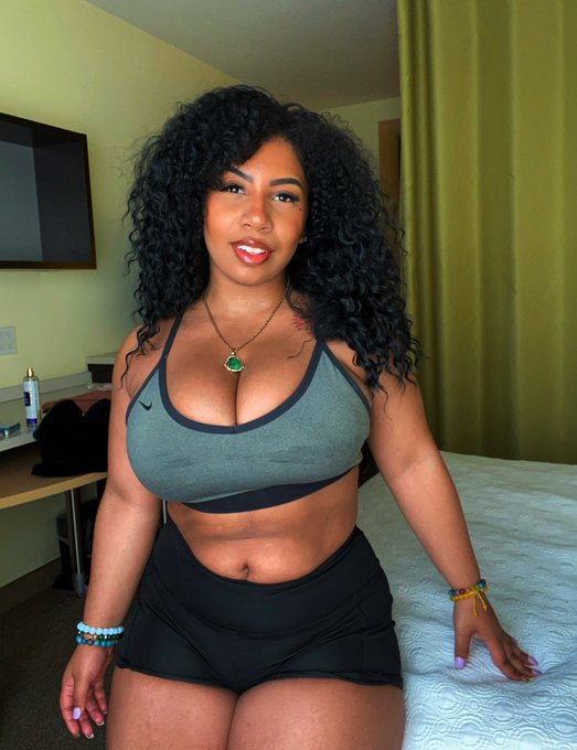 Goodmorning ☺️ https://t.co/qOBcdHbn1R