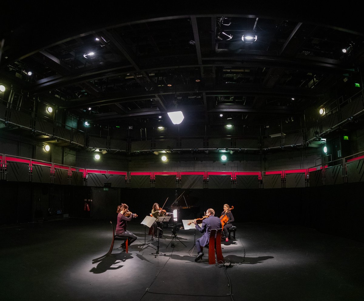 MusicintheRound's tweet image. 💫Over 12,000 views for our @Ensemble_360 in 360° performance of #Beethoven&apos;s Grosse Fuge 🎞️

Watch here: events.musicintheround.co.uk/events/360-vid…

#HereForCulture #VR #VirtualReality @ace_dcn #concerts