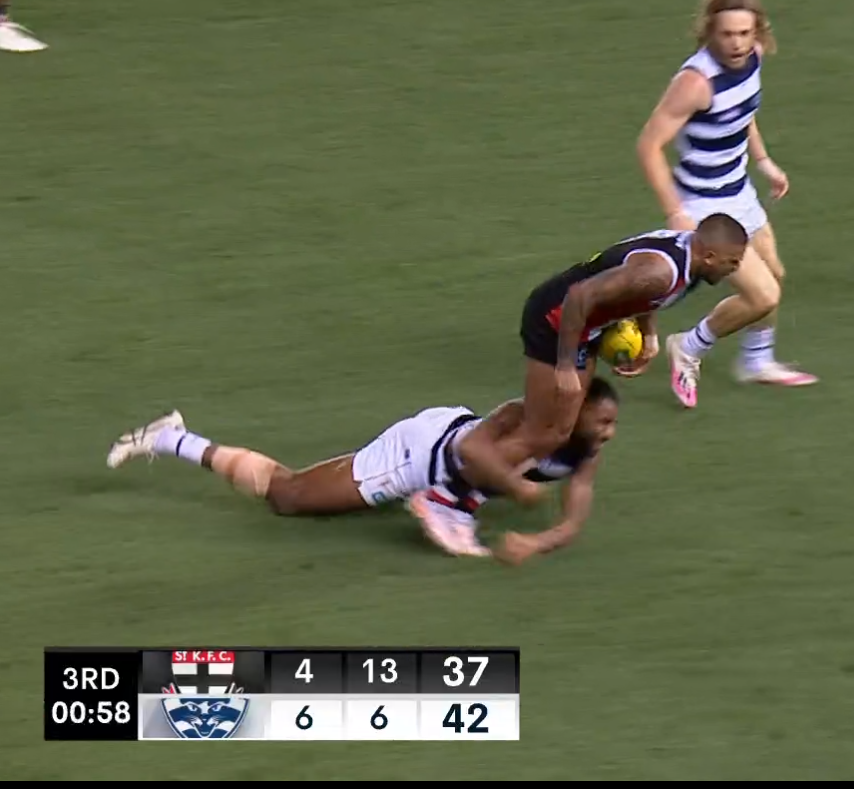 Syke_88's tweet photo. @Quartermain10 @AFL #freekickgeelong https://t.co/dxLbcd458C