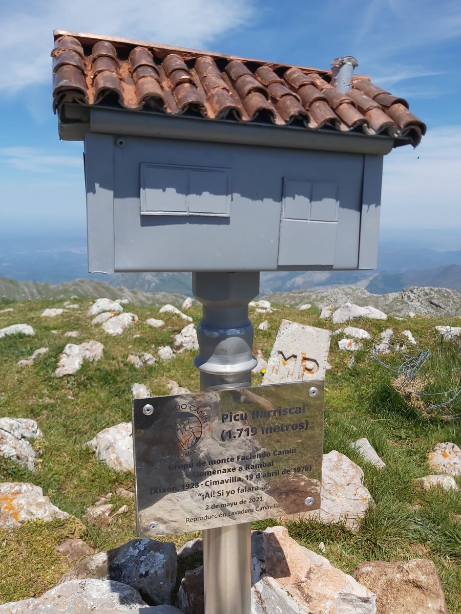 gmauseva's tweet photo. El pasado sábado, varios miembros del Grupo #Auseva se dirigieron en coches particulares hacia la zona de la #Sierra del #Aramo. Allí tuvo lugar una #excursión que destacó por el ascenso a los #picos Moncuevo y Barriscal. https://t.co/TbeQ5saO0G