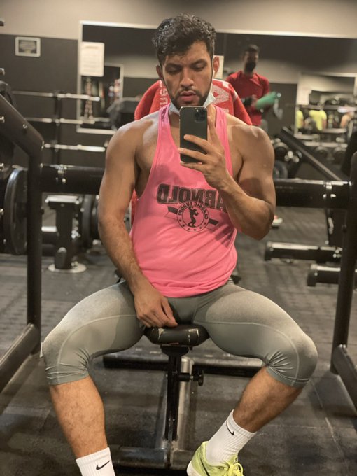 Un ratito de #gym ..

https://t.co/MQocwvZIPm https://t.co/mnpK3qEP1n