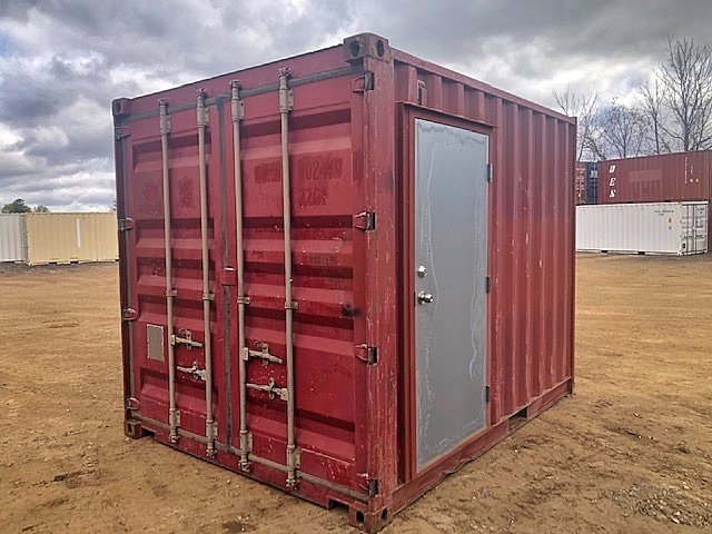 TargetBoxCA's tweet photo. Great to see local startups! This 10’ container mod is getting ready for paint and sprayfoam for a customer starting a road side shop in Brantford. Glad we can help make this dream a reality! https://t.co/2qVhIjKgjV