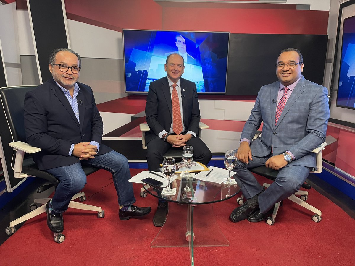 PrimerRd's tweet image. Embajador de Israel en RD advierte su país seguirá defendiéndose de ataques terroristas, aunque dicen la vía es la paz. youtu.be/TNq9JZOo_FA vía @YouTube @NapoleonCruzS @Miguelsusan @IsraelinRepDom @IsraelinSpanish @PrimerRd @Dannybiran