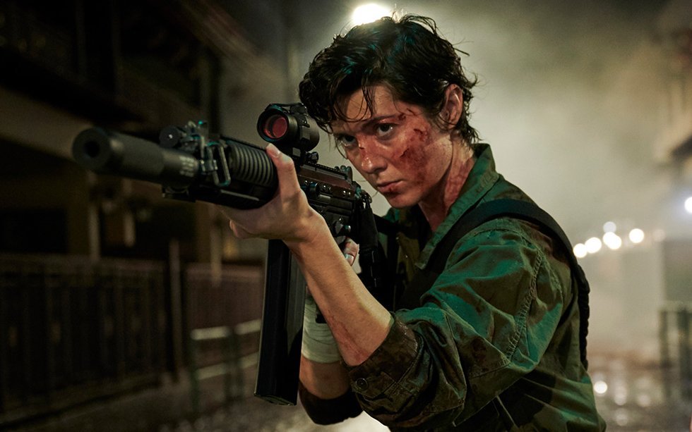 esqueletosgays's tweet image. Mary Elizabeth Winstead servindo ripley realness nas imagens de KATE, seu novo filme pra Netflix.