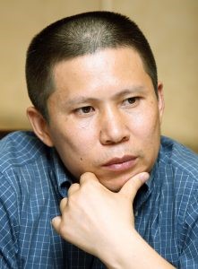 Chinese writer & scholar #XuZhiyong has been detained for more than a year by the #CCP for writing the truth about Xi Jinping’s mishandling of the COVID-19 outbreak. His fiancé #LiQiaochu has been detained as well. They should be freed immediately. #ExpressionNOTOppression