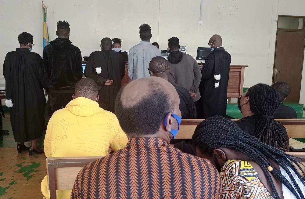 EmmyGisa3's tweet photo. #AfrimaxTv title be like

 Wamugabo ufite #uruhara rwiza kw'isi twamuguye gitumo murukiko ubwo rwategekaga kurekura byagateganyo #Davis_d  na #ish_kevin 😂😂😂😂😂😂 https://t.co/T5m9xxHfJx