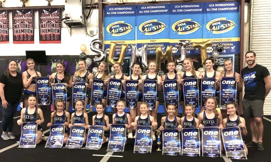 AlbertoBaalbaki's tweet image. My awesome baby girl and her team are at The Summit (like the SuperBowl for Cheerleading) today to perform &amp;amp; WIN! 🤞🏼
Go Team Obsession!!! 💙🖤👍🏽 #obsession #oneelite #cheerleader #summit