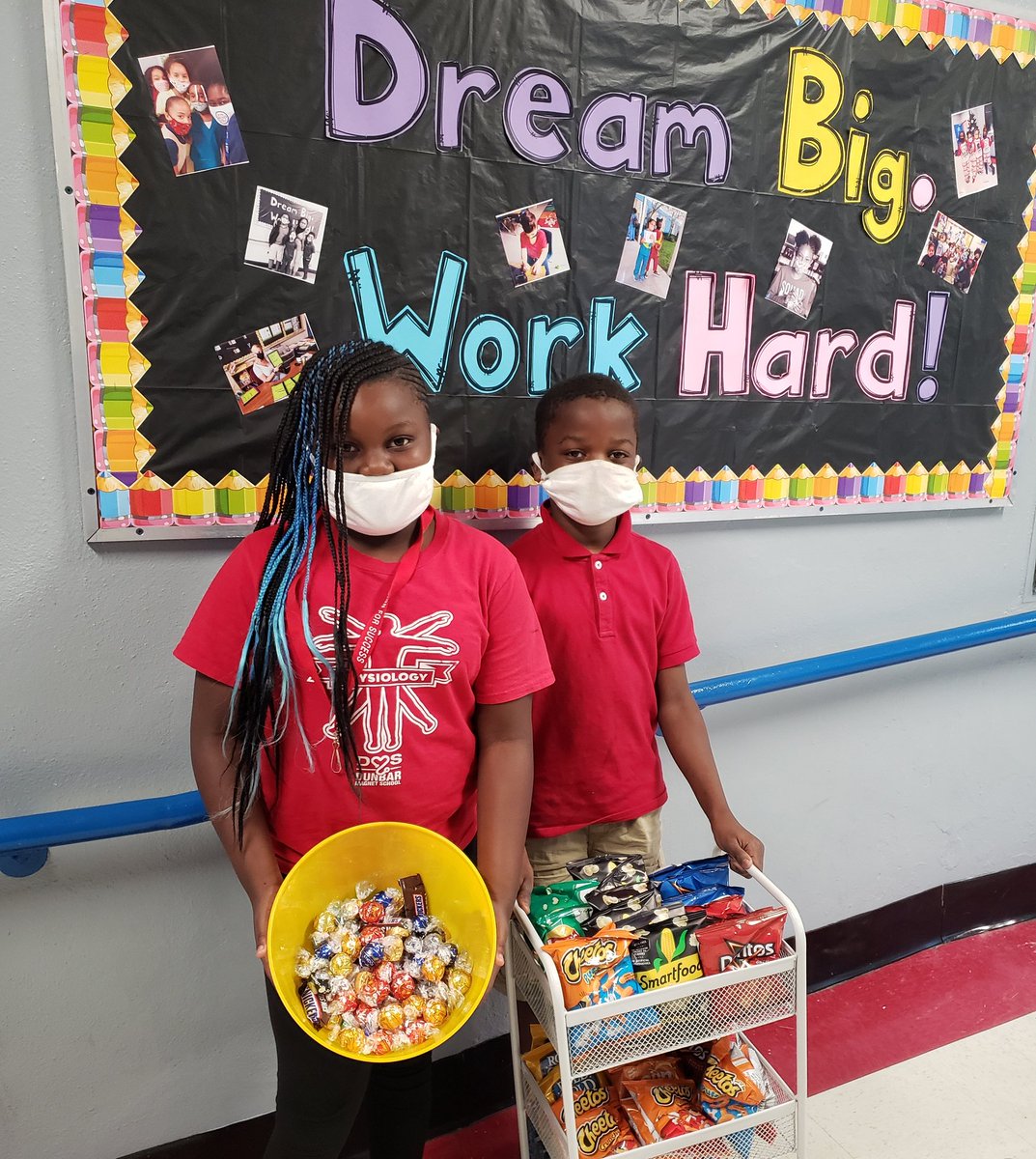 <a href="/misshasson/">Cailin Hasson</a> and her 3rd graders are so kind. Every Friday we get a special snack cart delivery! Ms. Hasson does more than teach reading and ✍. She's teaching our kids how to give, love, be kind, and sprinkle sunshine wherever they go. Thank you so much Ms. Hasson.