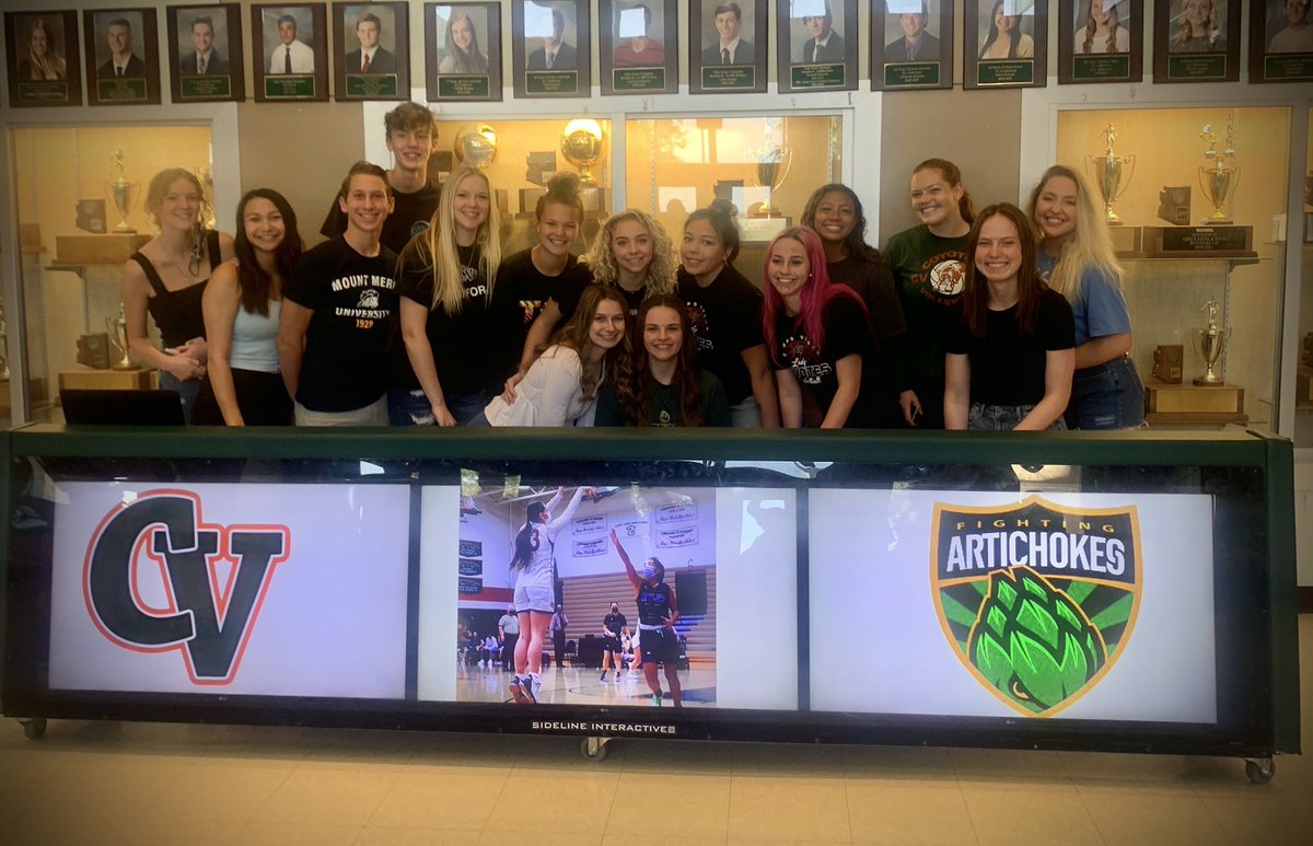 CoachMatthewsBB's tweet photo. Cassidee Meyer officially committed to the Artichokes!
Great teammates to come out and support her this morning! Excited to see her at the next level! 💚🧡💪🏻#cvfamily #thecampoway https://t.co/lopmGG24E0