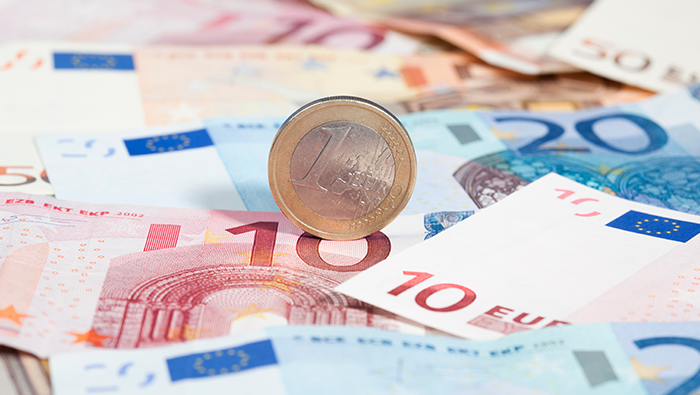 La desaceleración de las ventas al por menor de Estados Unidos azota al dólar, el $EURUSD despega y pone la mira en el nivel psicológico de 1,2200 #trading #forex #Fed $USD bit.ly/3foiVl0