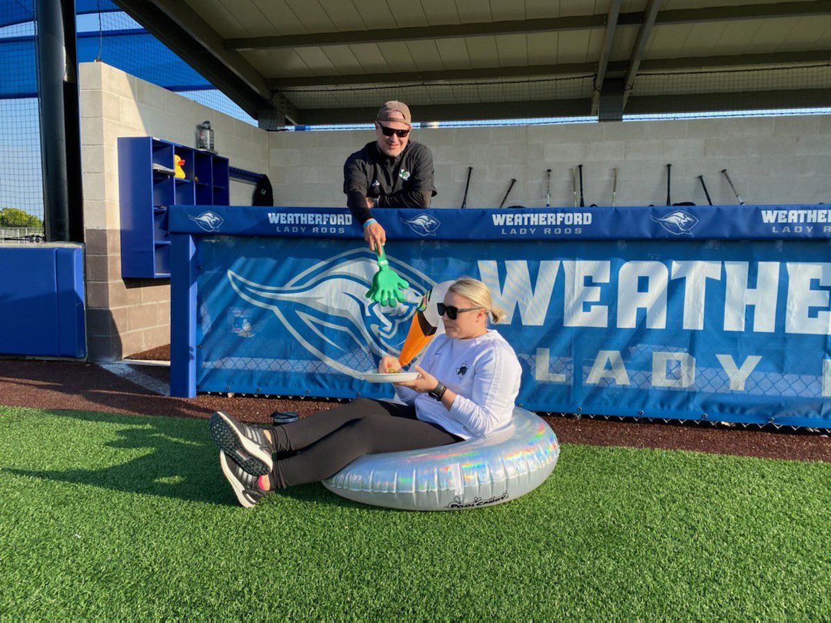 Megan_Ervin9's tweet photo. ✅ Swan recliner
✅ Avocado toast snack
✅ Fanned with a light, easterly breeze

I always thought sports med would be a lifestyle of relaxation, game days in vacation destinations, and a level of opulence most would only dream of. Thanks to @dragsoftball, I was right 😂 https://t.co/pJ9vvE9eKb