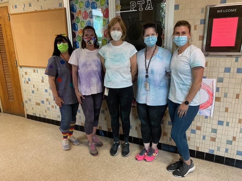 MrsConlonPhysEd's tweet photo. Color Run fun @Bradley_School today! 🏃🏽‍♀️🏃🏿‍♀️🏃🏾🏃🏿 https://t.co/Wu7GpCTdLK