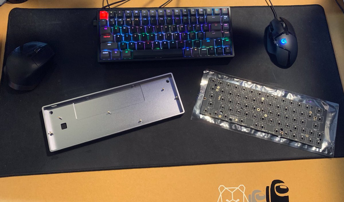 afkretro's tweet photo. Parts are starting to roll in for my %60 build!! Videos of the entire process coming soon! #MechanicalKeyboard #keyboard #gaming #gamer #gmk #gk64 #gh60 

Checkout my good friends over at @KeyboardsJ for all your needs - https://t.co/6LpGwRmKJn https://t.co/6g8jFmvJDG