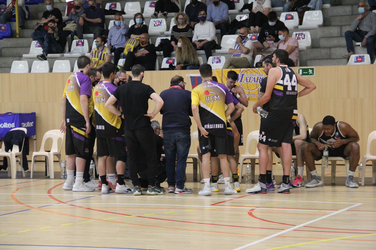 uemataro's tweet photo. Temporada històrica on ens hem quedat a les portes de l’ascens!

Només ens queda donar les gràcies a tots els components del grup🔝
Malgrat la derrota, sou MOLT GRANS👏🏻 

🫂Demà us esperem, afició!
Aquest EQUIP es mereix el vostre suport!

📸: @FCBQ
#somgrocs
#FasesAscensLEBPlata https://t.co/IzS4hknfJN
