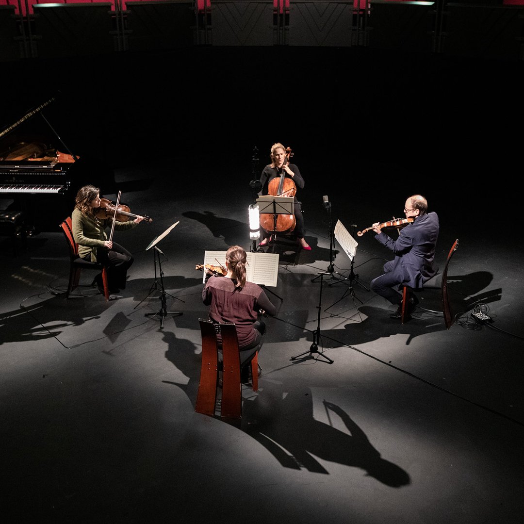 Relative_Motion's tweet image. Our final VR experience with #spatialaudio for @MusicintheRound&apos;s May Festival and it’s a big ‘un: Beethoven’s Grosse Fuge. We love it. Big thanks for Music in the Round for having us &amp;amp; to the incredible @Ensemble_360. Click youtu.be/BFazcTg7Hc0 with your headphones on.