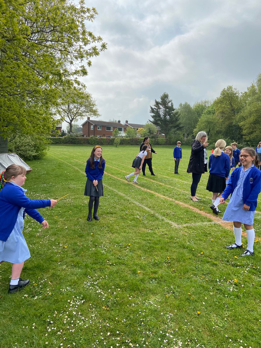 TarvinPrimary's tweet photo. Walliams class duelling times tables with their wands this morning! #Timestables #HarryPotter #TarvinMaths https://t.co/OAPW7Bv84Q
