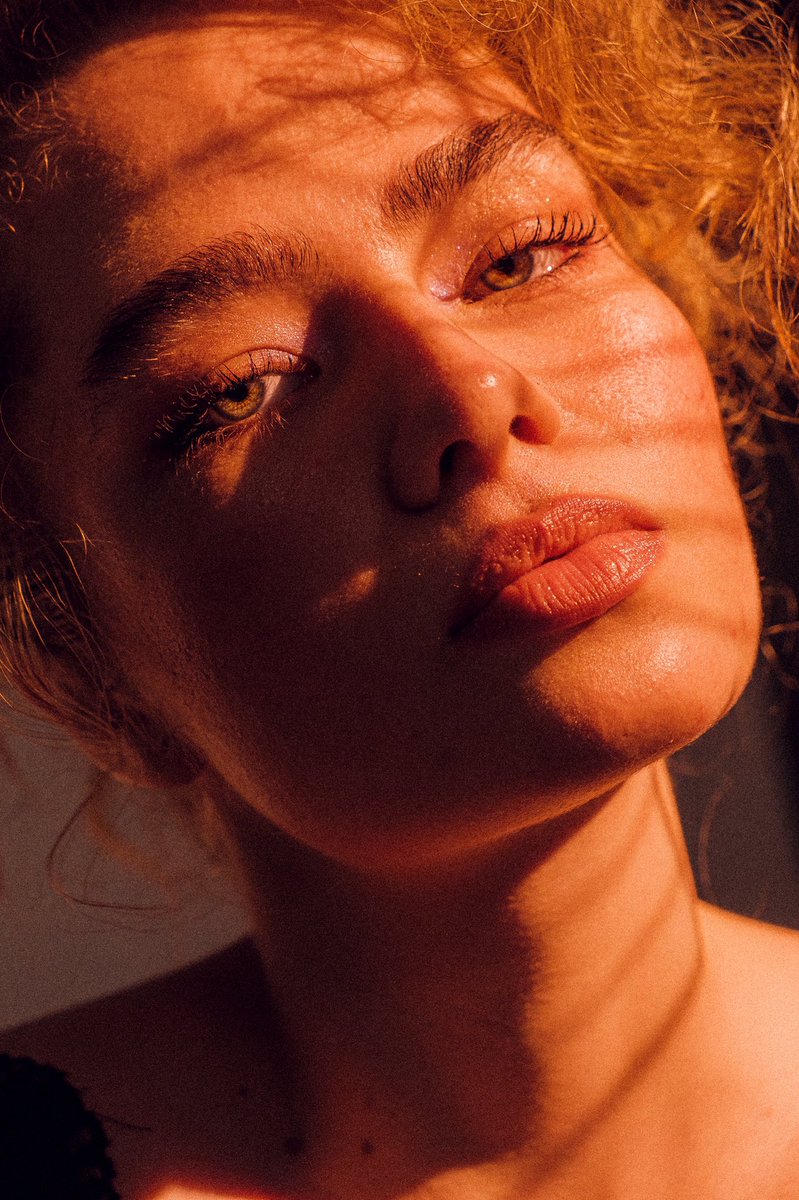 YaaanisYns's tweet image. dans les yeux 🎞