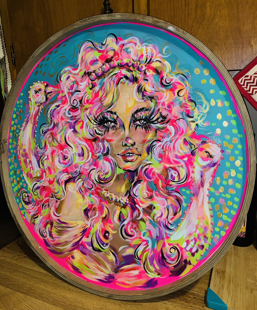 mbruntyart's tweet photo. My version of Aphrodite ✨💖💖 she’s symbolic of love, beauty, and desire and I am SO in love with this piece. ����💕 30 in. round canvas, wooden frame and embellished with rhinestones. 
All shares and RTs are appreciated!! ✨😊 https://t.co/HUuP3chJhg
