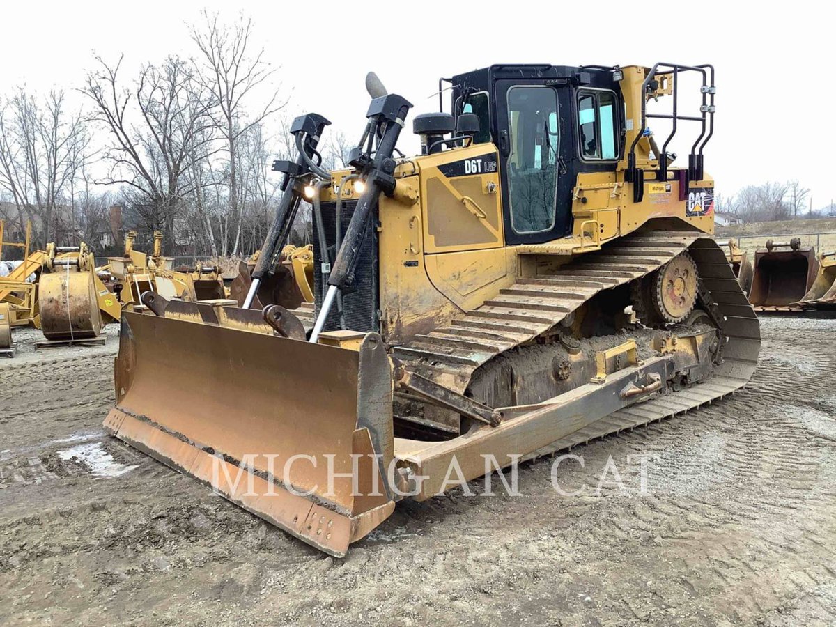 rockanddirt's tweet photo. 🚧🚜 Since 1944 @MichiganCAT44 has been servicing, renting & selling construction equipment such as scrapers, #graders, #dozers, #excavators, backhoes & more. Visit ➡ https://t.co/usfkSlHKgq or give them a call 📞 at (866) 895-7480 ext 1500. #HeavyEquipment #MichiganCAT https://t.co/cC2XQiM0cS
