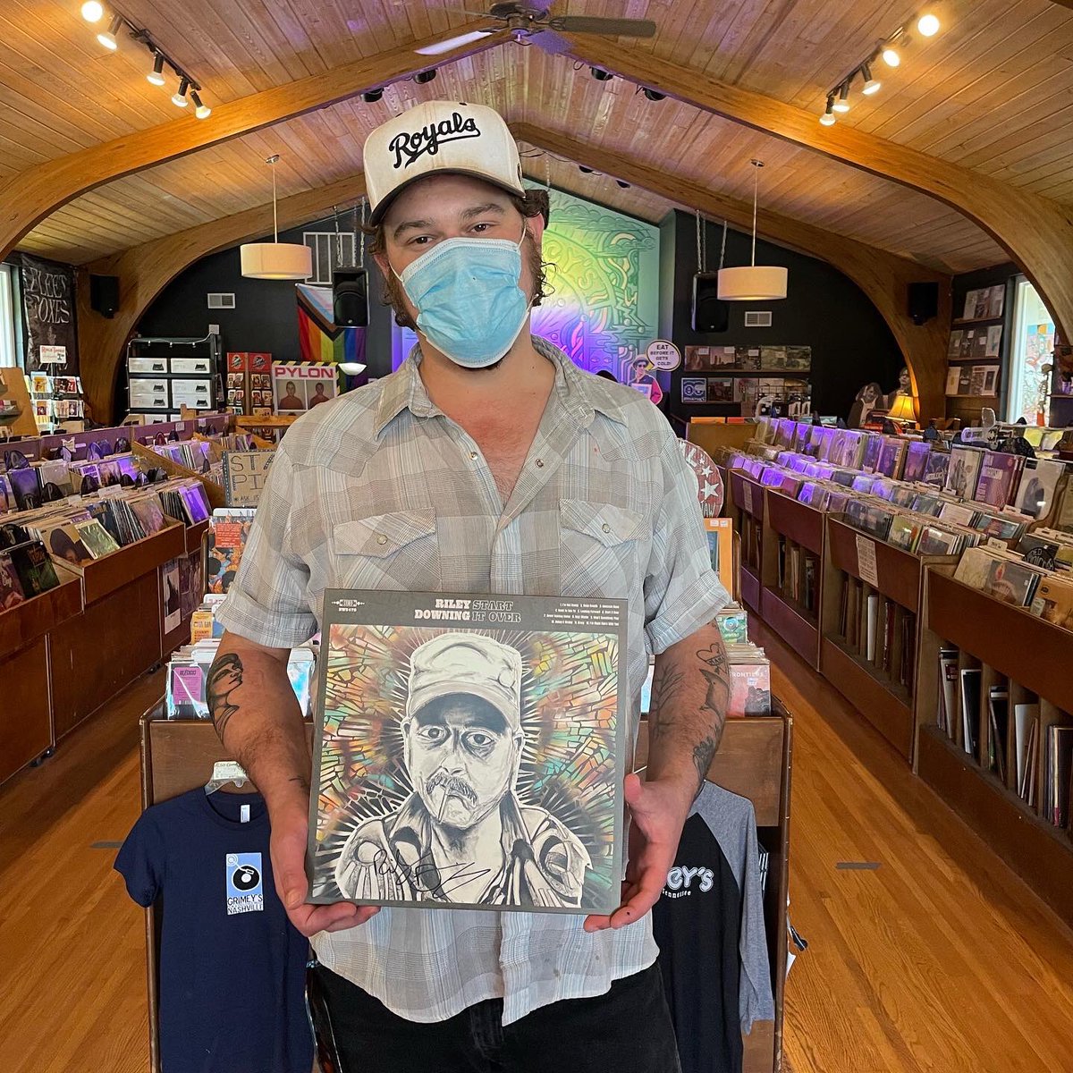 Grimeys's tweet photo. Happy Record Release Day, #RileyDowning! Congrats on your fab new record #StartItOver & thank you for signing copies for us! Autographed albums are available in the record shop & via our site: https://t.co/r97tKake2D ✌️❤️🎵 #nashvillerocks #supportyourlocalrecordstore https://t.co/WQcQbk39Lk