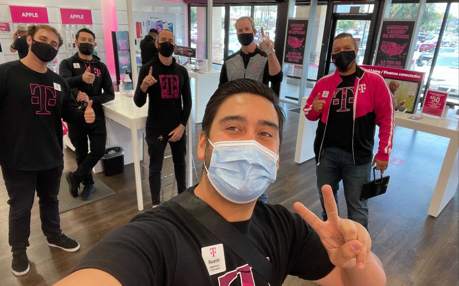 Great day yesterday with out fearless leader <a href="/smccloskey30/">Sean McCloskey</a>. The energy and conversations were 🔥

#tmobile #valuesinaction #SDPD