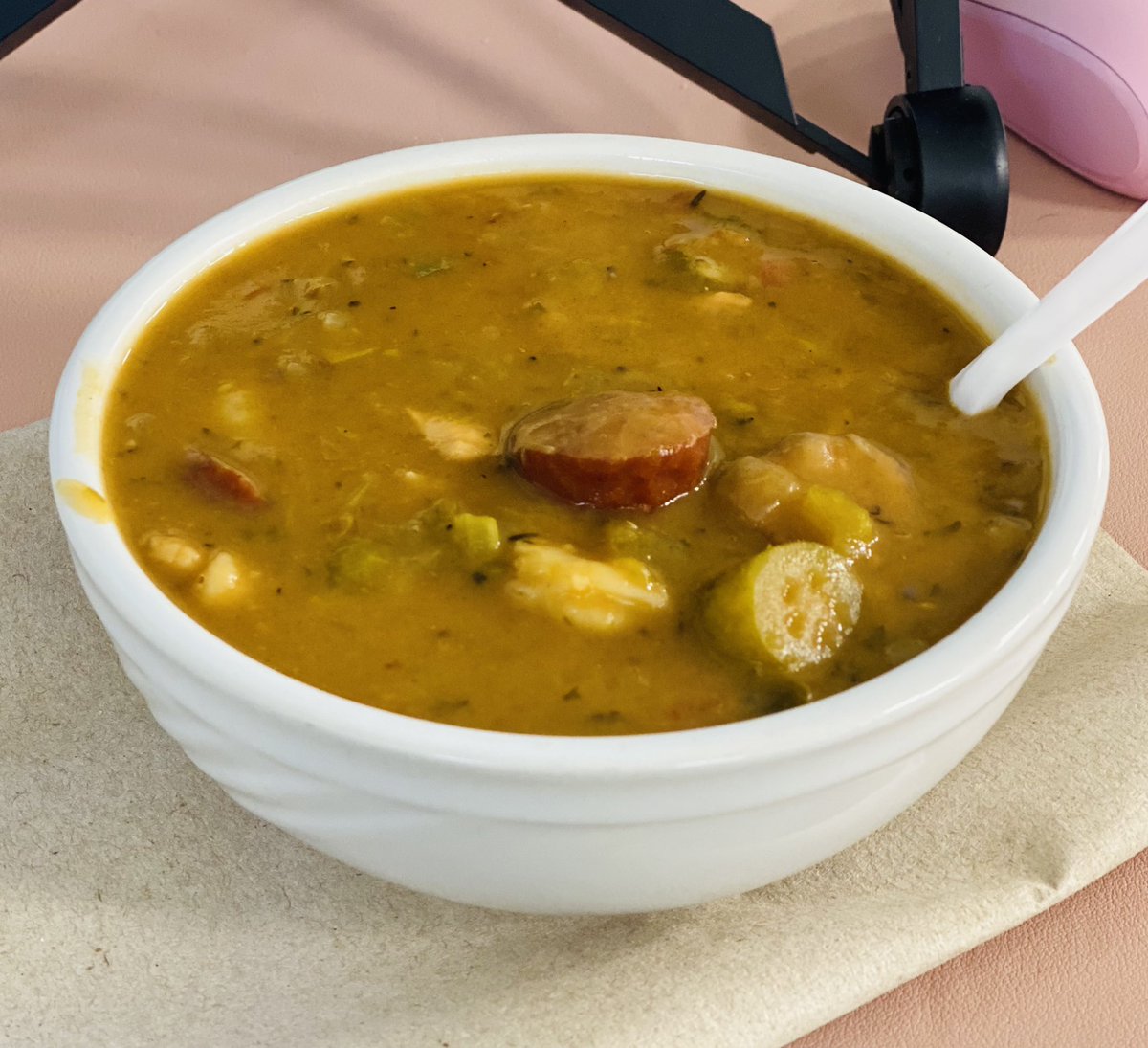 mrs_delmonaco's tweet photo. GUMBO!!! Thank you @chef_yves and our hardworking Culinary students 👩🏼‍🍳 👨🏼‍🍳 for this AMAZING dish!! 🥣#mortonpride #orgullomorton #goingforseconds https://t.co/Fac47ivtxf