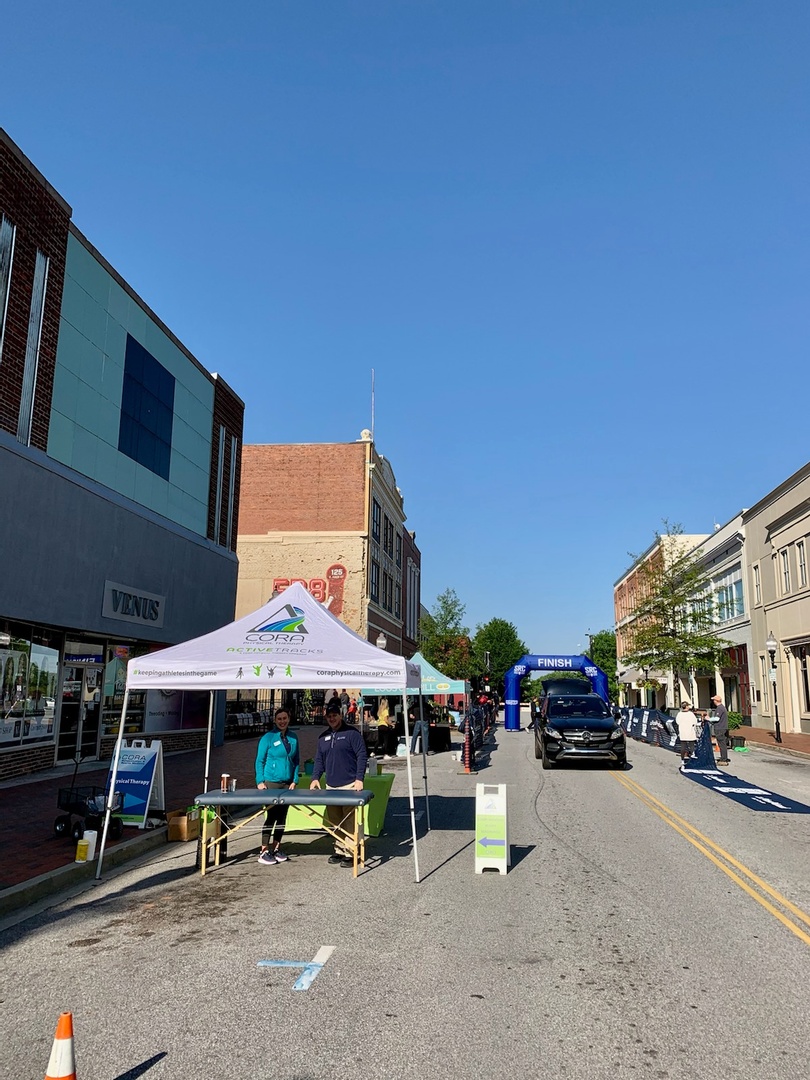 CORAPTherapy's tweet image. Our PTs Jeff Ladinsky and Cassaundra Alewine recently provided race support for the Love Where You Live 5k in Spartanburg, SC. Great job team! 🏃 🏃 
#ActiveTracks #keepingathletesinthegame