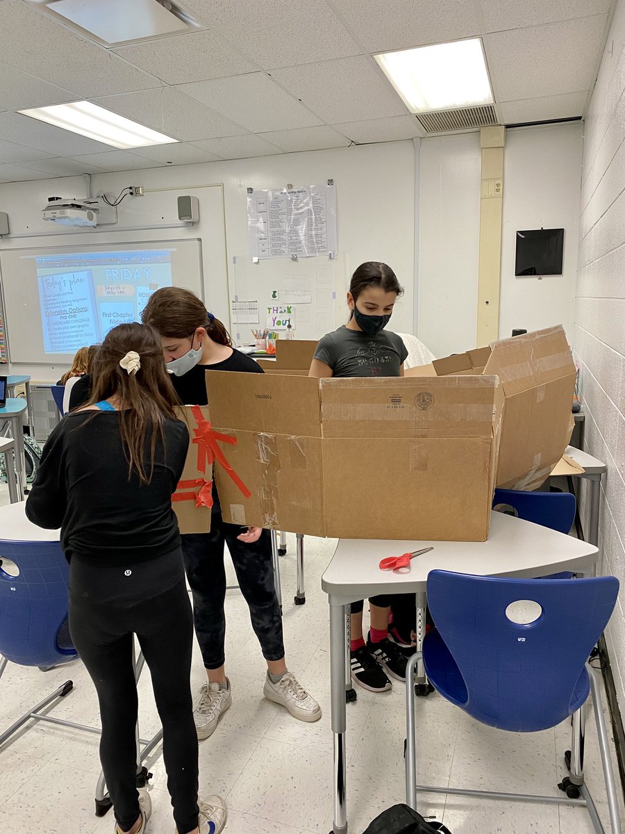 Ss in 6th Grade read the Cardboard Graphic Novel and had a chance to create their own cardboard creations today! #engage109 <a href="/DPS109/">Deerfield Dist. 109</a>
