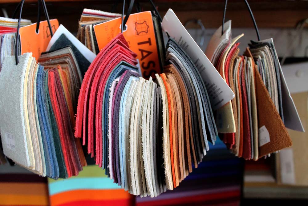 PerrotMarionCo1's tweet photo. 📷📷 Je tiens à remercier l'entreprise #OldySellerie à #Plougastel qui a accepté de m'accueillir pour réaliser un reportage photo dans le cadre de mes études.
Vous pouvez retrouver le reste de mes photos sur https://t.co/Lj8Lj6W0Bt https://t.co/s5gPXrPrFW