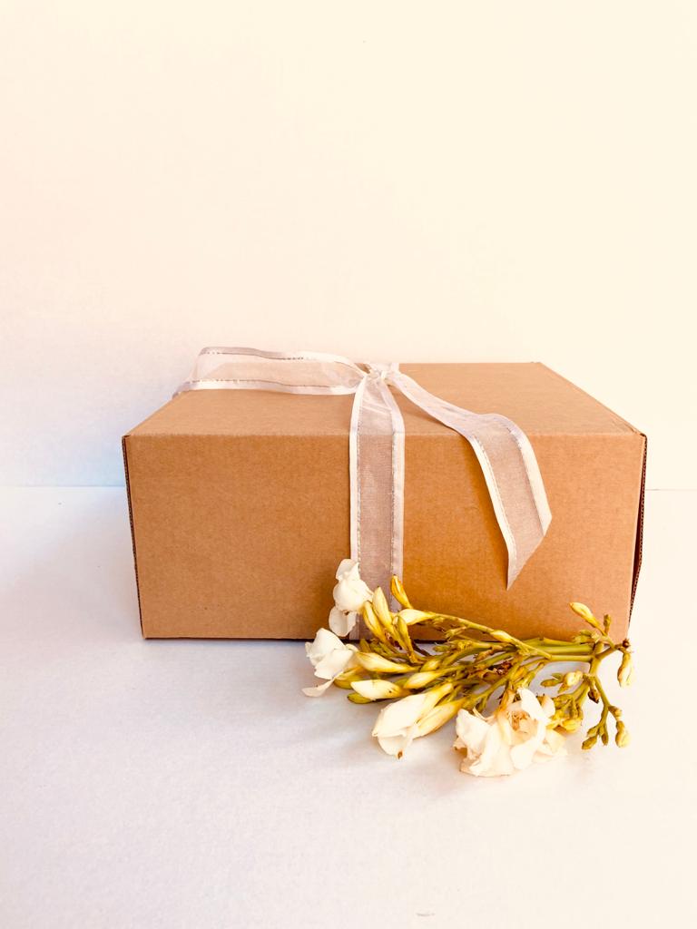 nana_robala's tweet photo. The wait if finally over. We have an amazing gift box to reveal this afternoon.

A luxurious and comfortable gift box for mama and baby.
(ps: you can also gift yourself 🎁) https://t.co/YlcGblHJLL