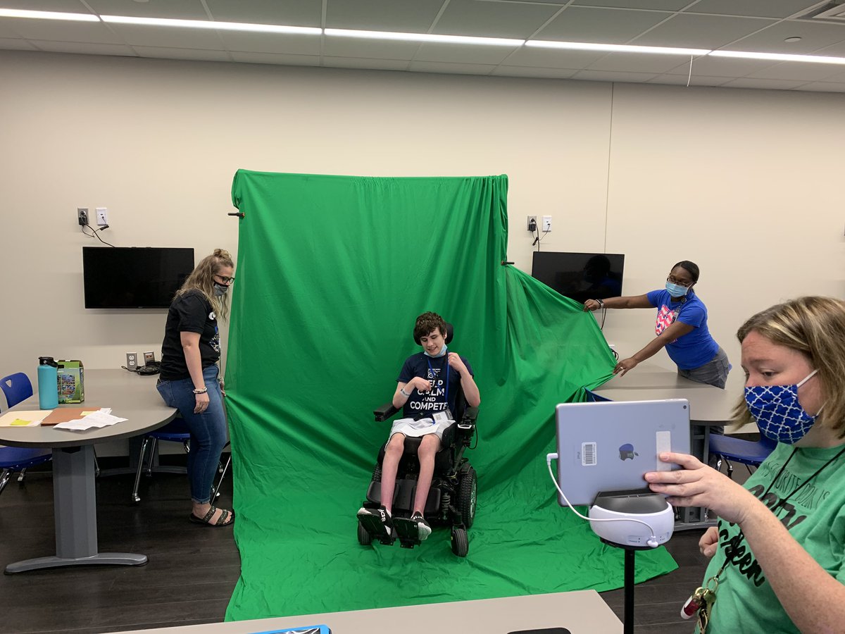 DoInkTweets's tweet photo. RT @BH_InstTech: We had an amazing Tech Adventure with our @barbers_hillhs ABLE students. We experienced @DoInkTweets #greenscreen, @quivervision, #Google3DAnimals, @Ozobot coding, and @theta360global pictures. @kswilburn @EdTechBrianne #technologyisfun https://t.co/sS8cqNDdKm
