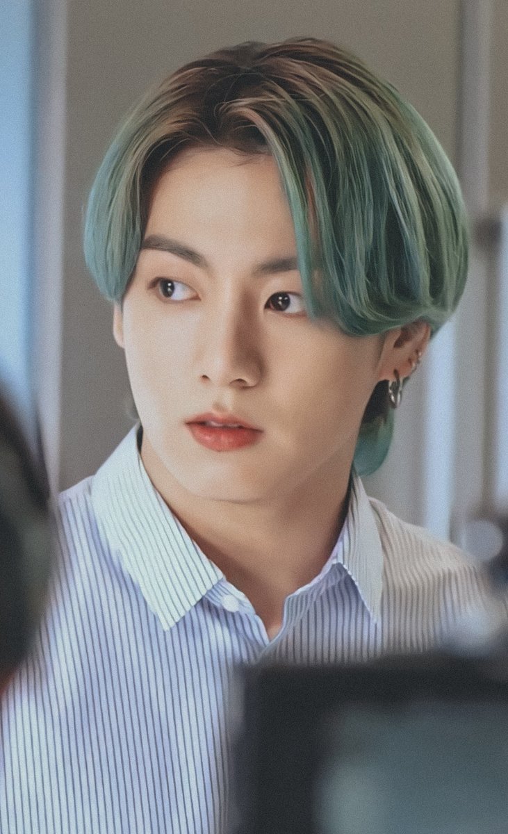 fairyprincejk's tweet photo. Mint hair jungkook 🤍 https://t.co/KnTajrEQaY