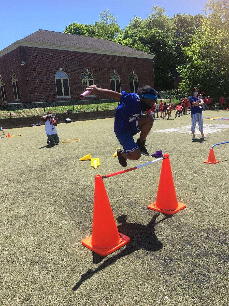 TenaflyMaugham's tweet photo. Some awesome actions shots from 4th grade field day!!! https://t.co/t9azV7QHPS