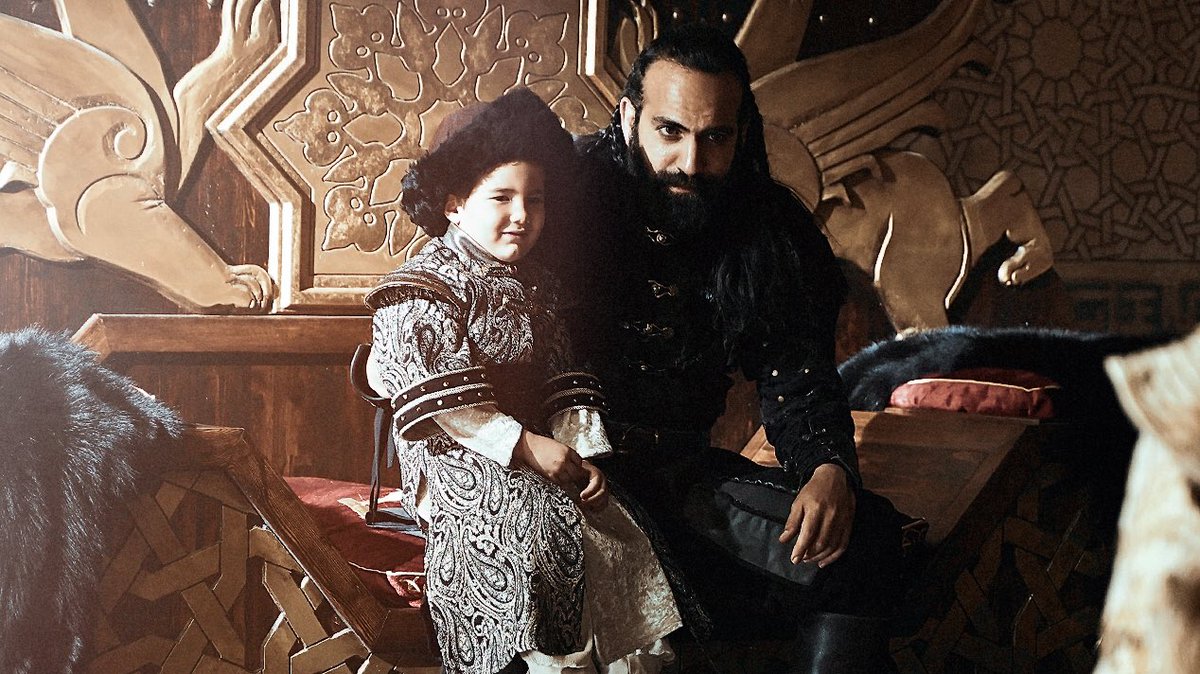 AlparslanDizisi's tweet photo. Sultan Melikşah, evladı Mahmud ile...
#UyanışBüyükSelçuklu yeni bölümüyle Pazartesi 20.00’de @trt1’de!✨ @BugraGulsoy https://t.co/v87XYjtDwC