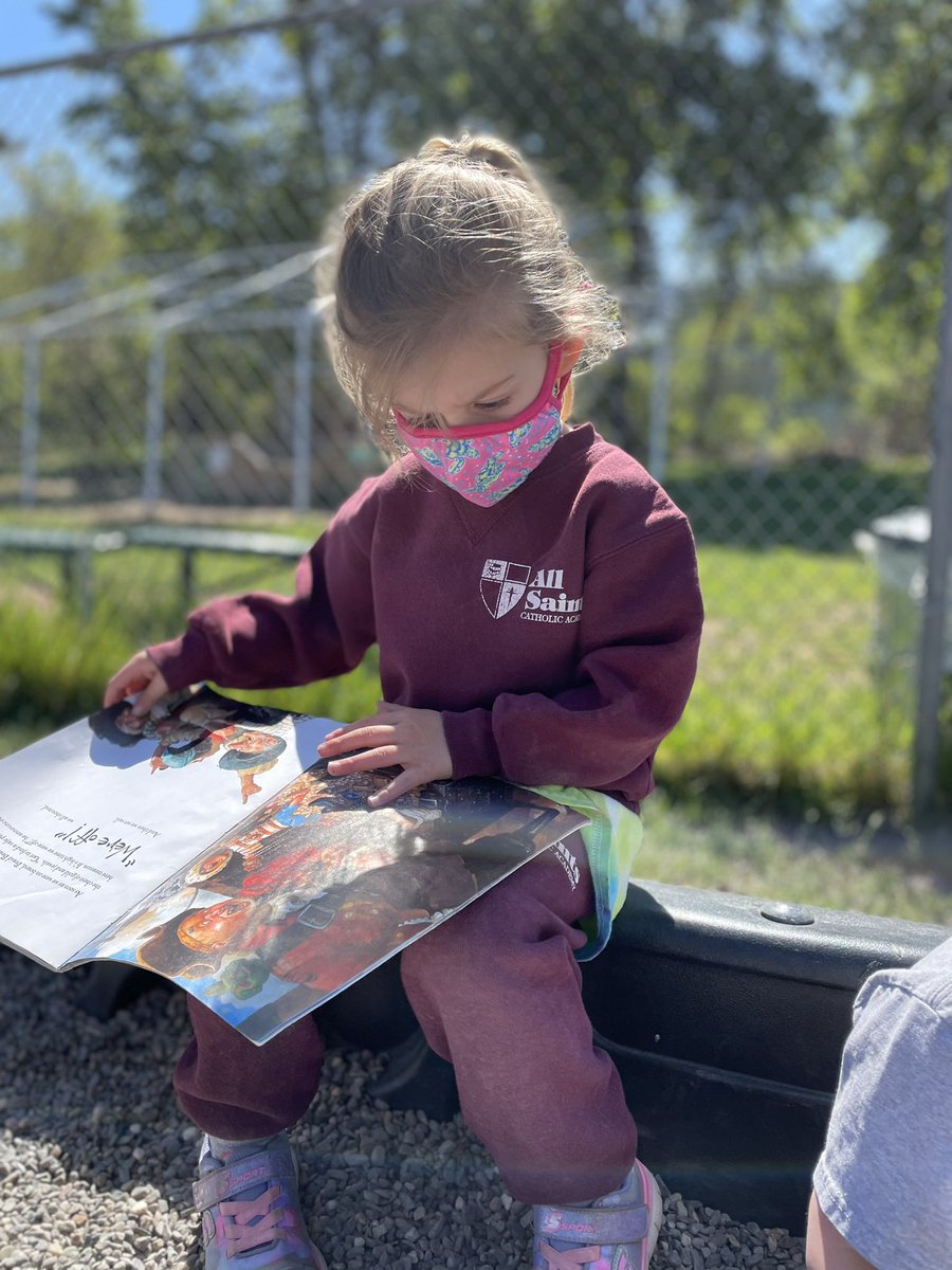 ASCANursery's tweet photo. A beautiful day for a good book outside! ☀️ @ASCA_Albany @RCDASchools https://t.co/xh8fs1Hw8C