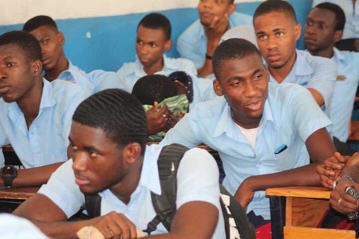 Atoula509's tweet photo. Causerie sur le Patrimoine Haïtien ce jeudi 13 mai 2021 au Lycée Firmin dans le cadre de la Campagne d’Education au Patrimoine https://t.co/gwLREhKsrS