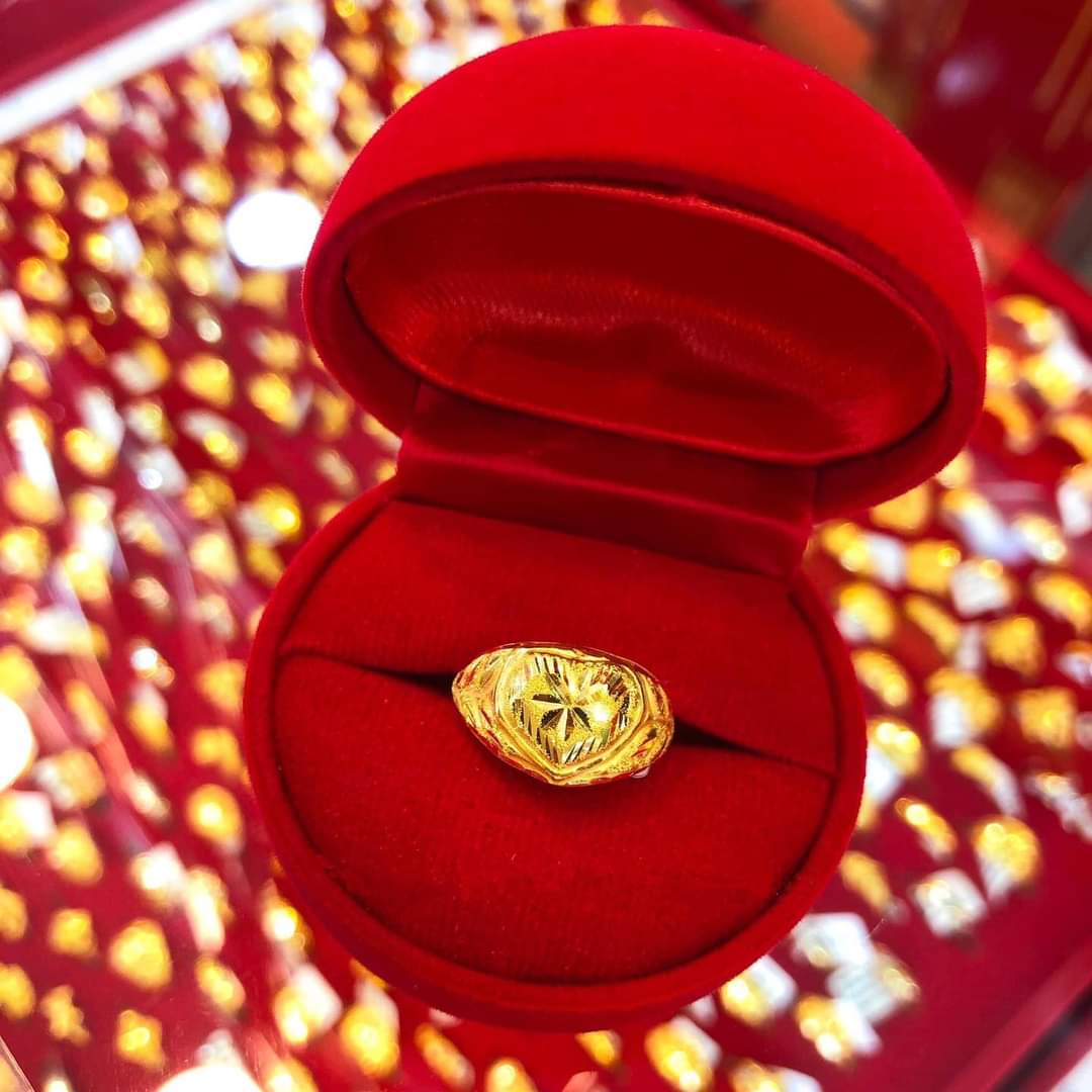 SomZa1242's tweet image. อะไรยังไง สรุปตายหรือไม่ตาย กูรอแจกทองละนะ กดรีให้ไว #ข่าวลือ #ข่าวใส่ไข่ #สํานักพระราชเวียง #ข่าวจริง