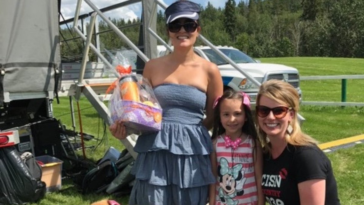 dog_festival's tweet photo. We miss seeing our friends at @CISNCountry and all of you who attending Dog City Festival in 2019. When it is safe, we will do this again. @CISN_Jack 

 #dogsoftwitter #dogsarethebest #dogselfie #dogs #dogsdaily #dogsadventure #itsadogslife #dogslife https://t.co/t3fChmvpPF