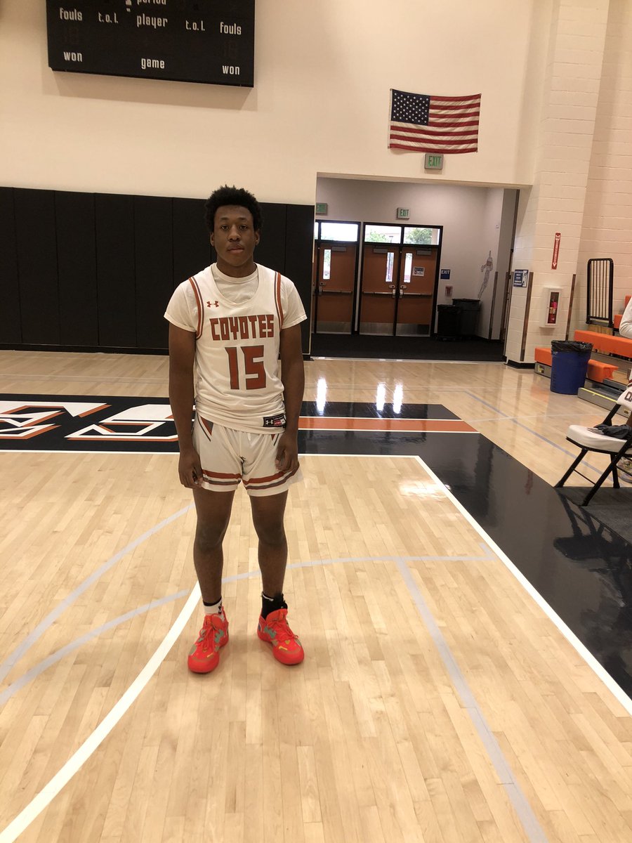 OVHSHOOPS's tweet photo. Freshman PG Jermaine Washington went 3-3 from the 3 Point line and played tenacious defense against Riverside Poly elite guards https://t.co/RA2EjBfi0O