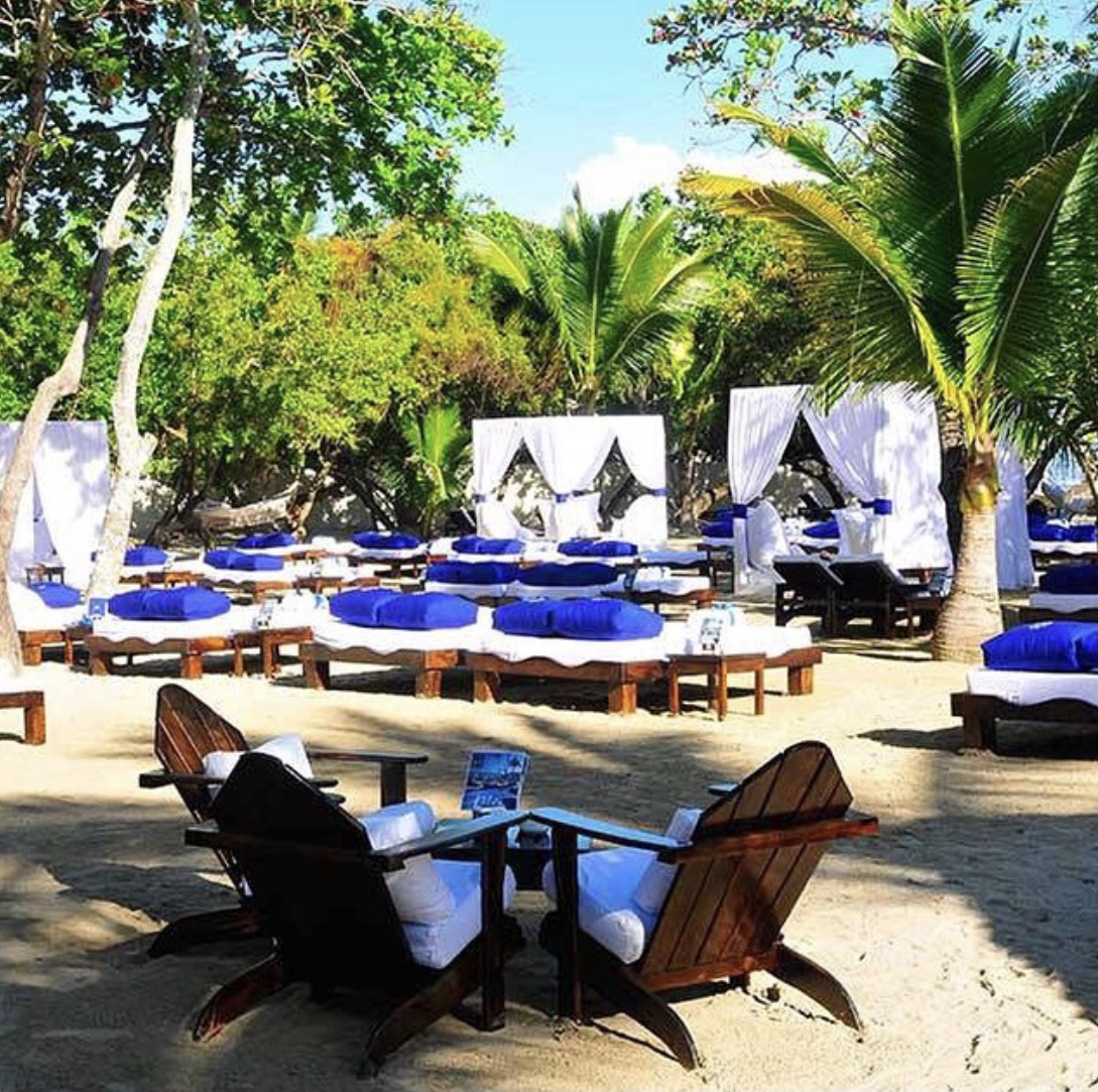 sandsofluxury's tweet image. Everything will be alright once your toes are in the sand!