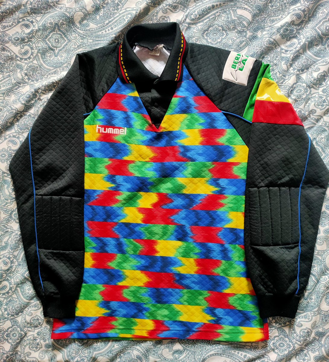 YfsMarketplace's tweet image. Y a ceux qui l’ont et ceux qui ne l’ont pas.... 
choisissez votre camp 👉 yourfootballshirt.com/product/2021/0…